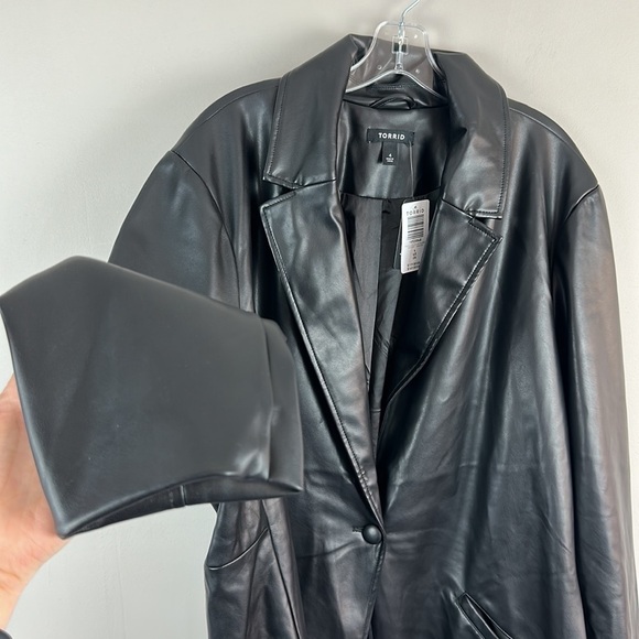 NWT Torrid Faux Leather Blazer Size 4X - Picture 9 of 15